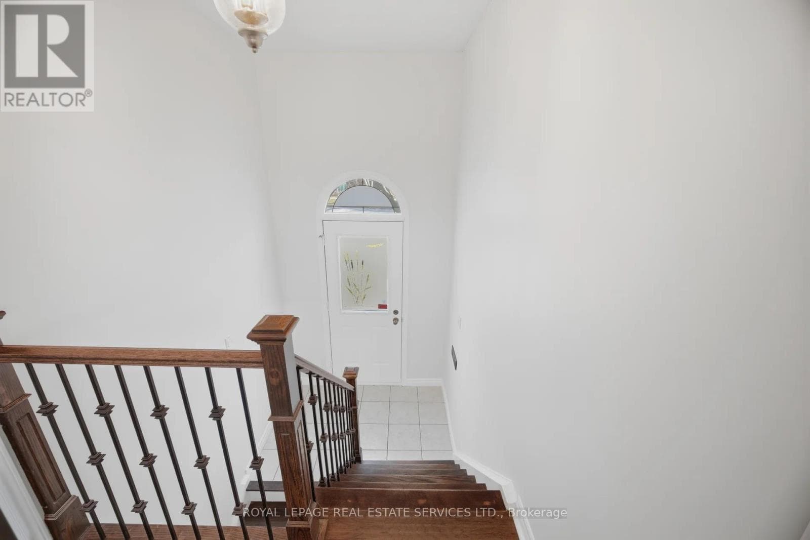 142 OSBORNE CRESCENT photo 4