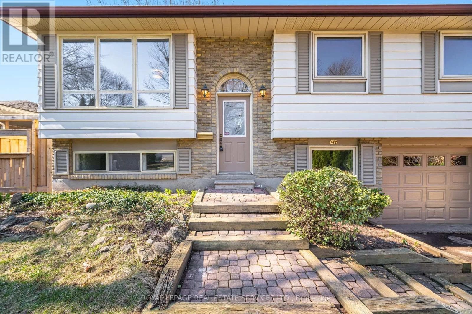 142 OSBORNE CRESCENT photo 3