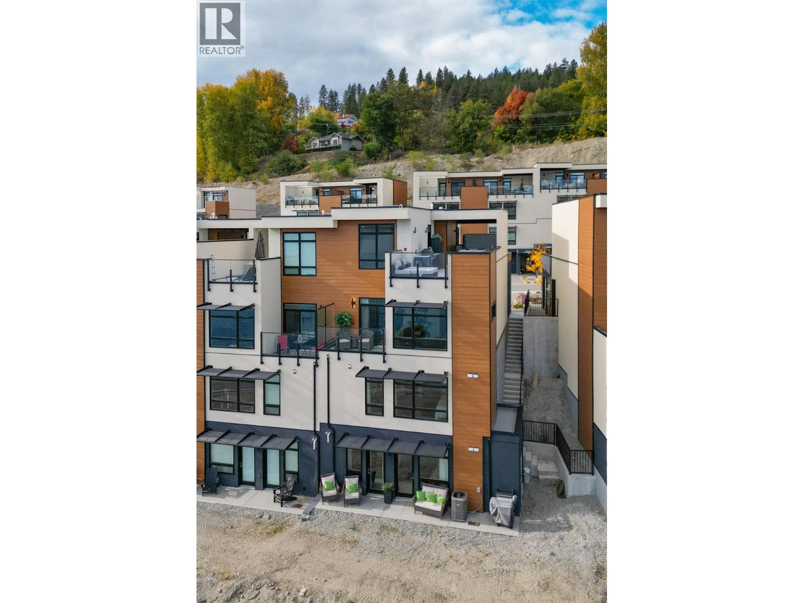 5991 Princess Street photo 3