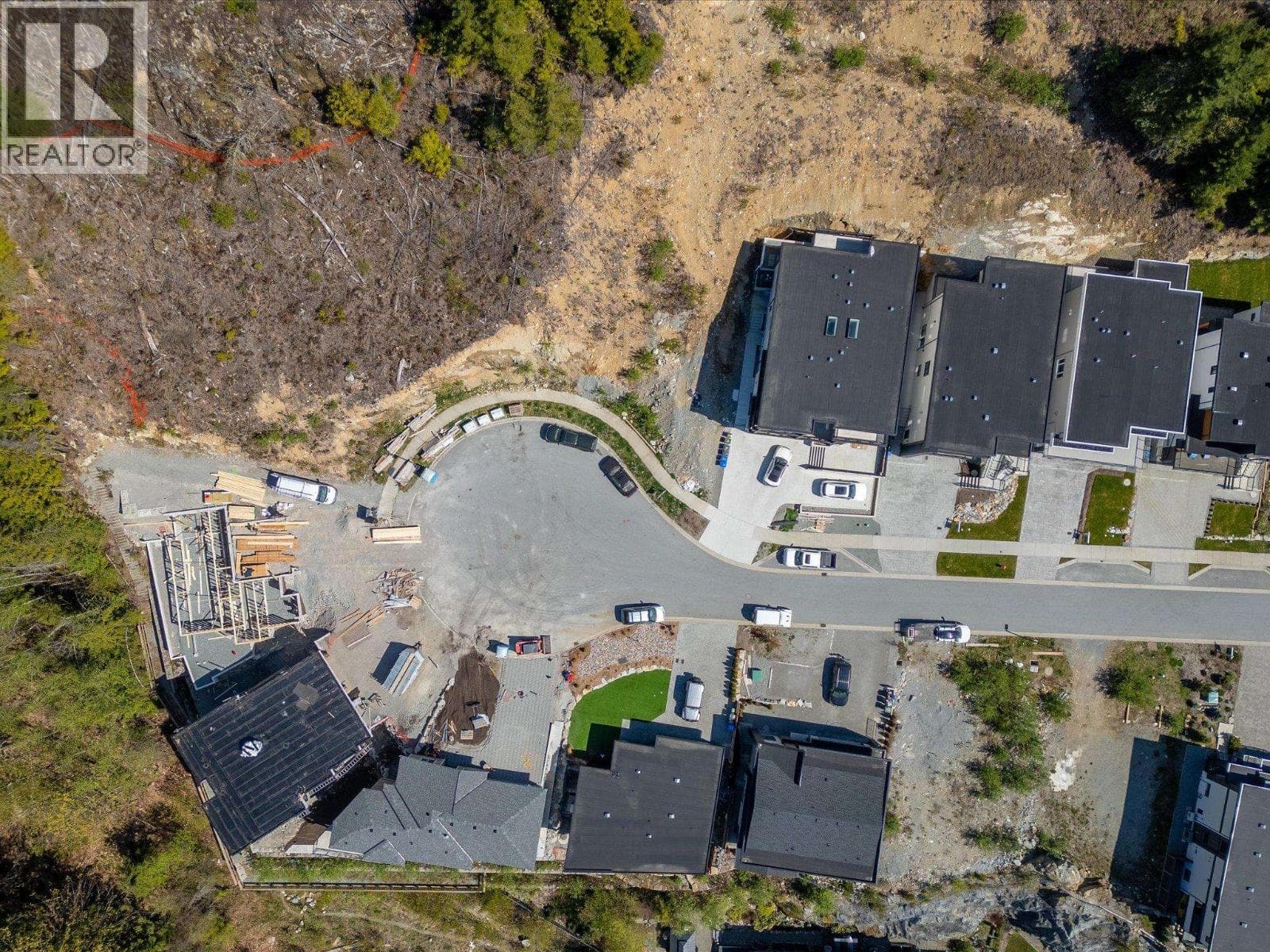 34 3385 MAMQUAM ROAD photo 2