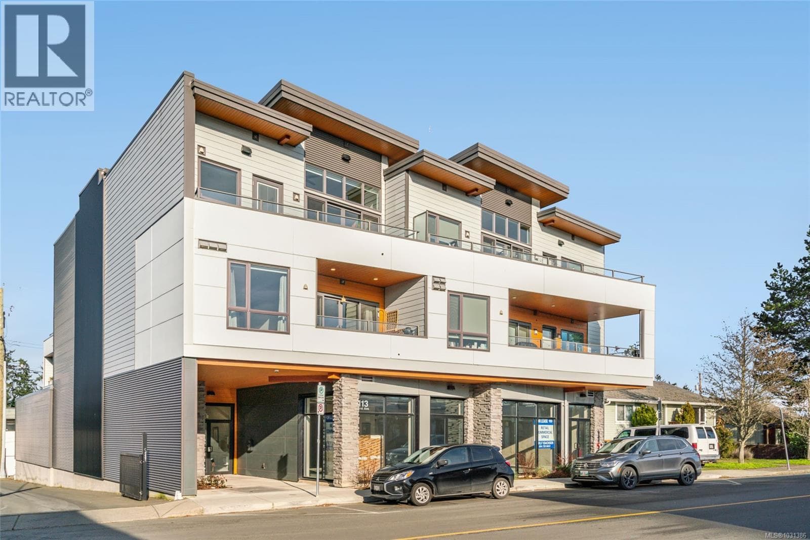 1 bed 1 bath single family at 203 113 Hirst Ave E — $398,500