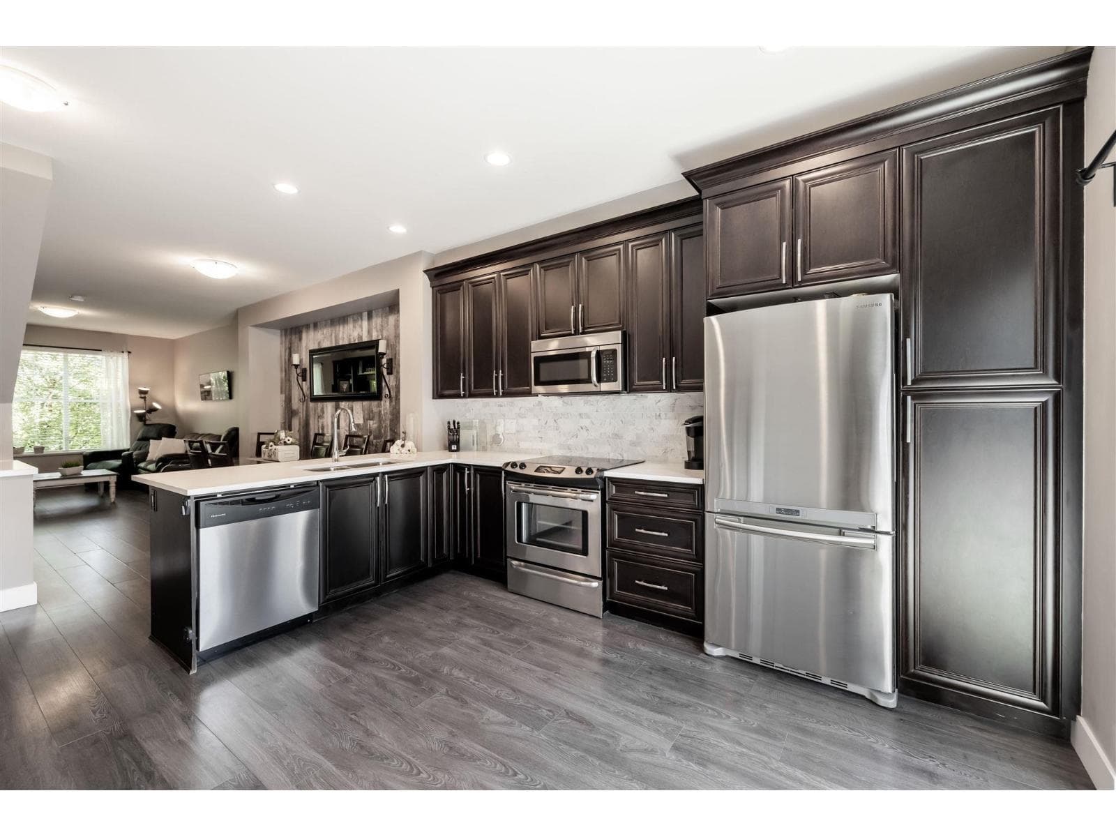 10 19180 65 AVENUE photo 2