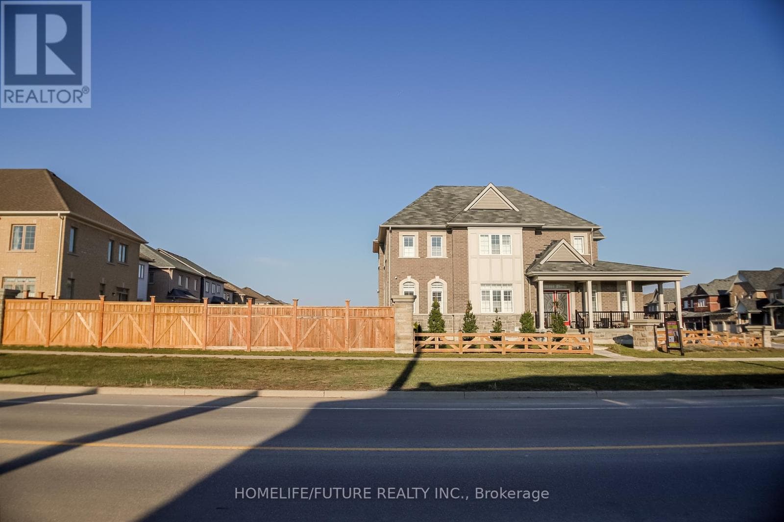 140 RONALD HOOPER AVENUE photo 4