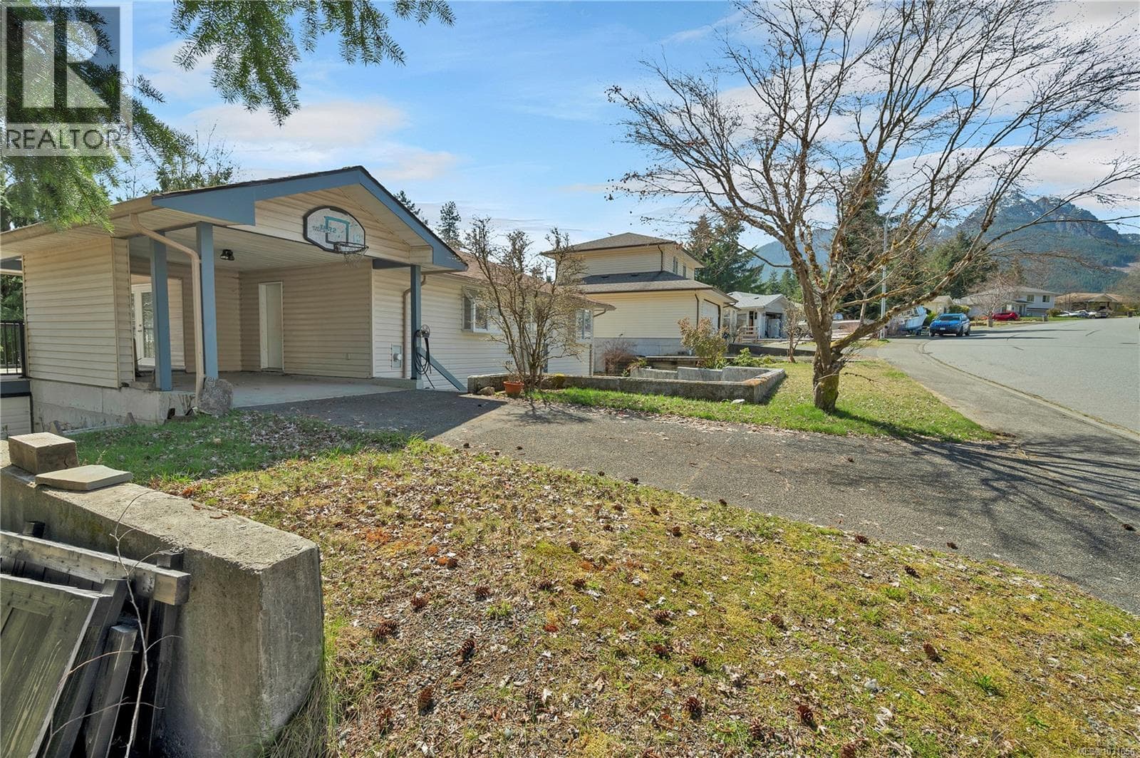 404 Donner Dr photo 2
