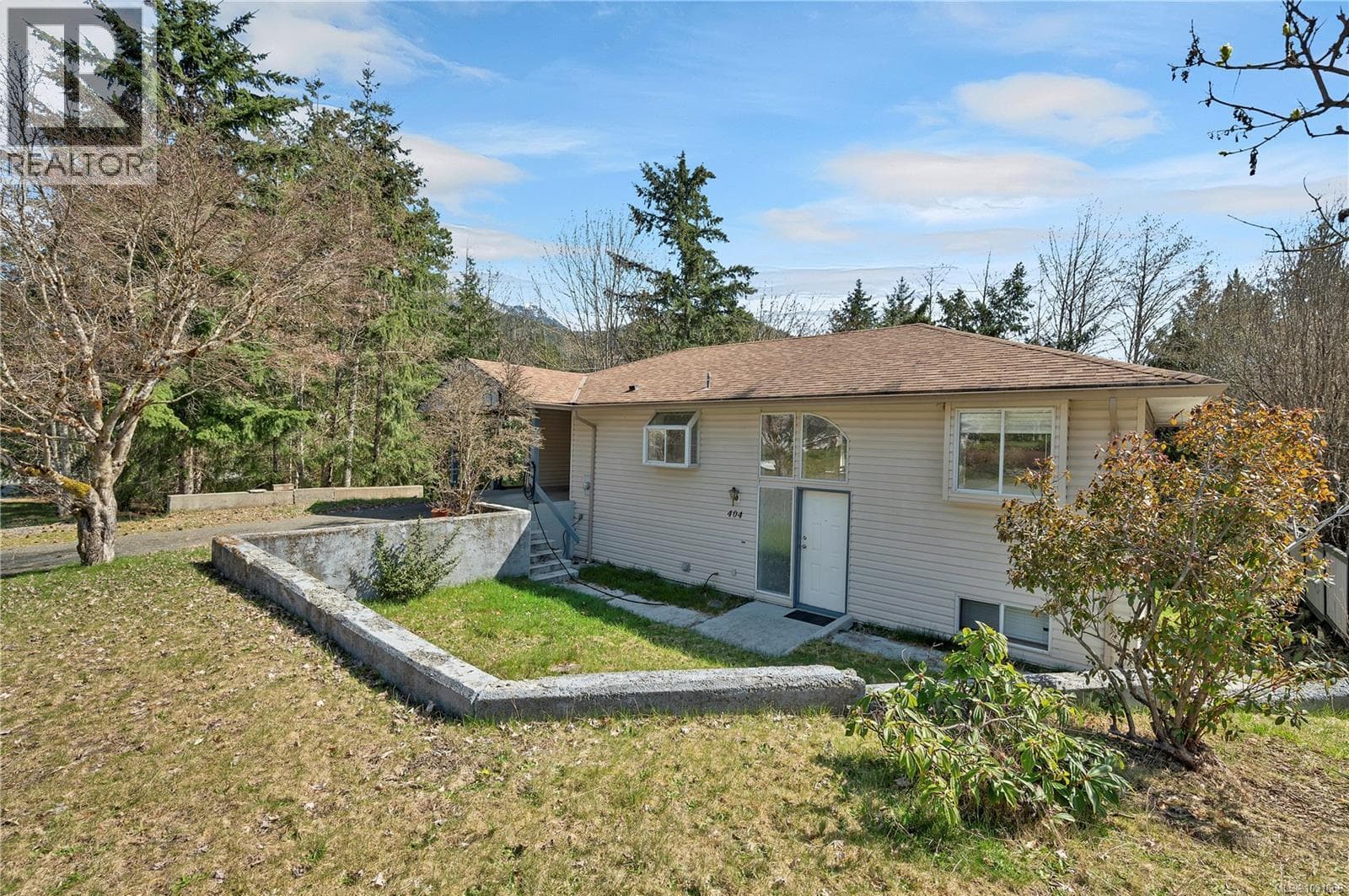 404 Donner Dr photo 3