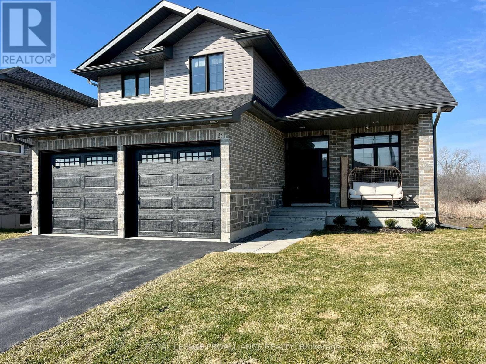 55 LANARK DRIVE photo 2