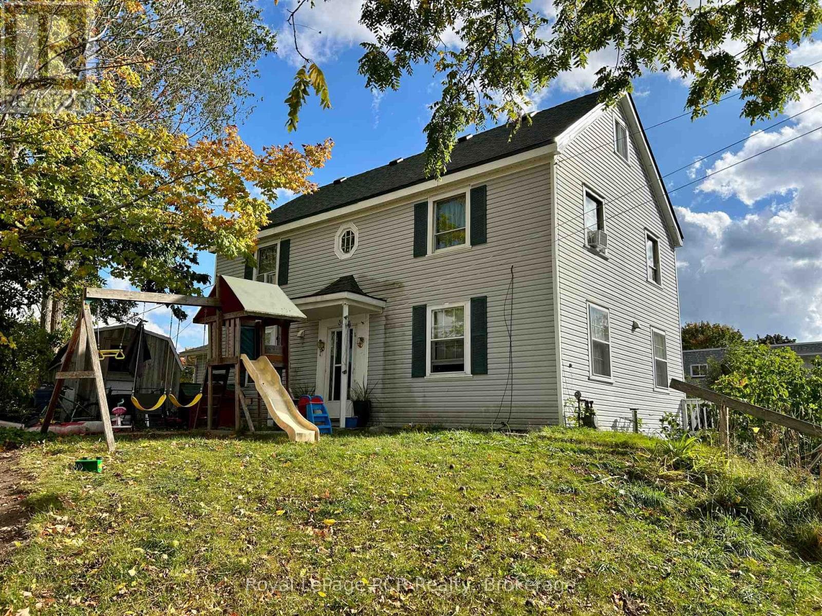 307 PRINCE (LANE) STREET photo 2