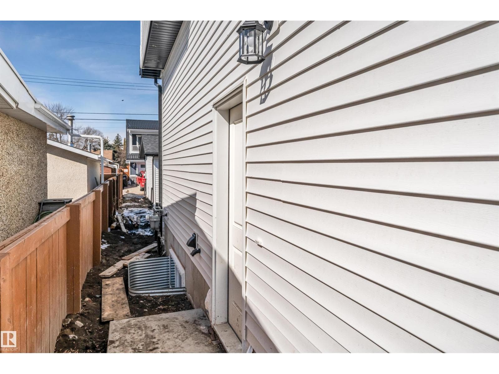 10962 157 ST NW photo 5