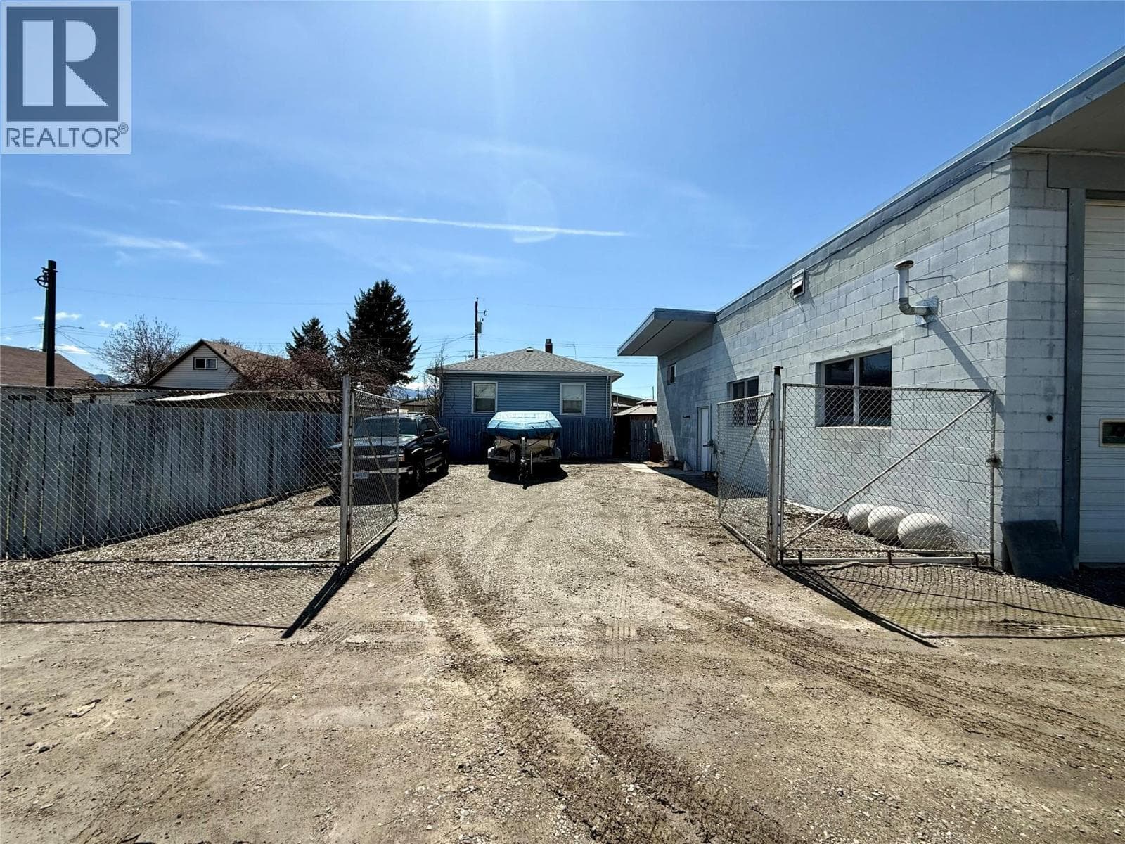 1418 5 Street N photo 4