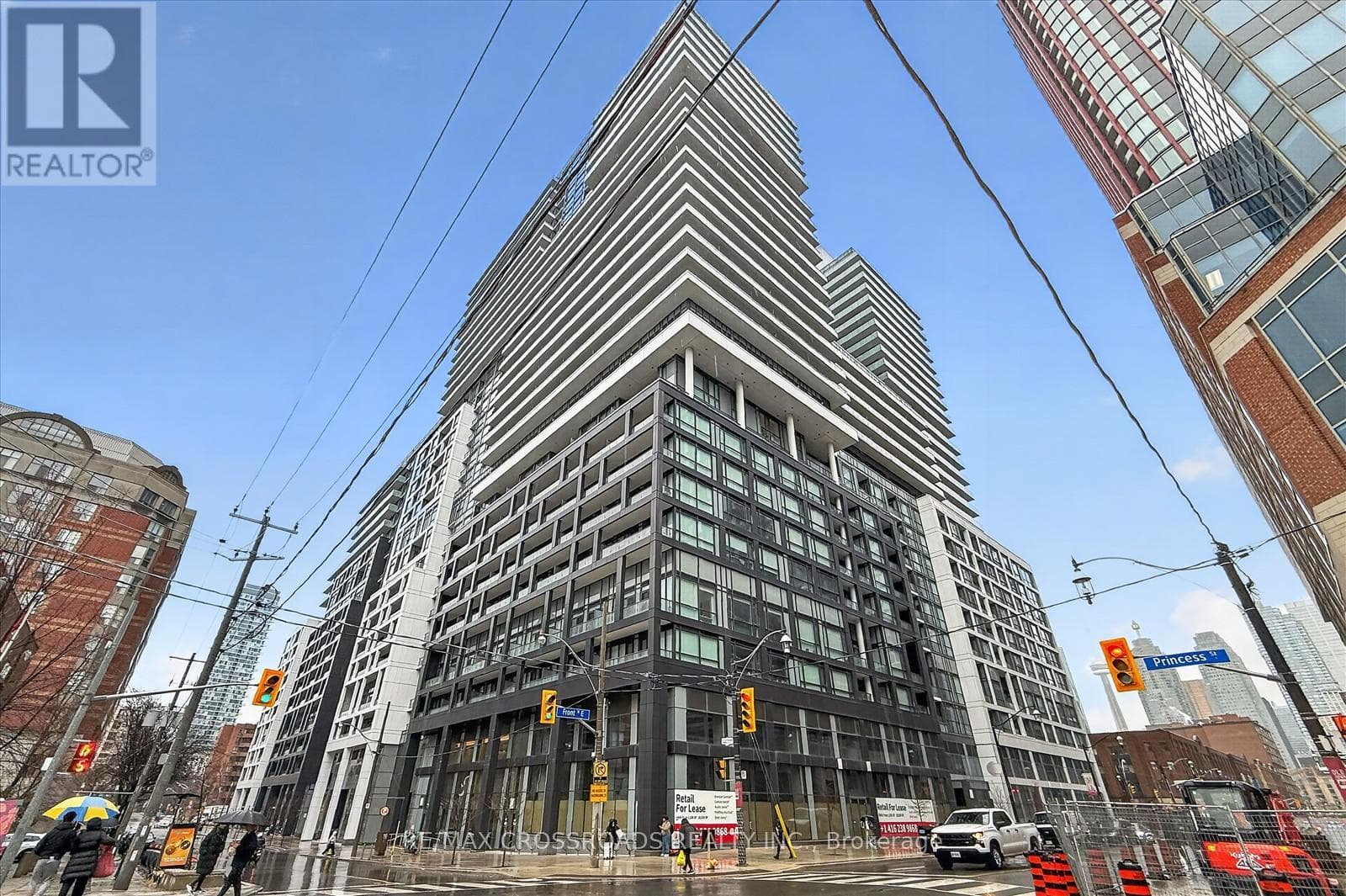 2 bed 1 bath single family at 406 - 70 PRINCESS STREET — $549,000
