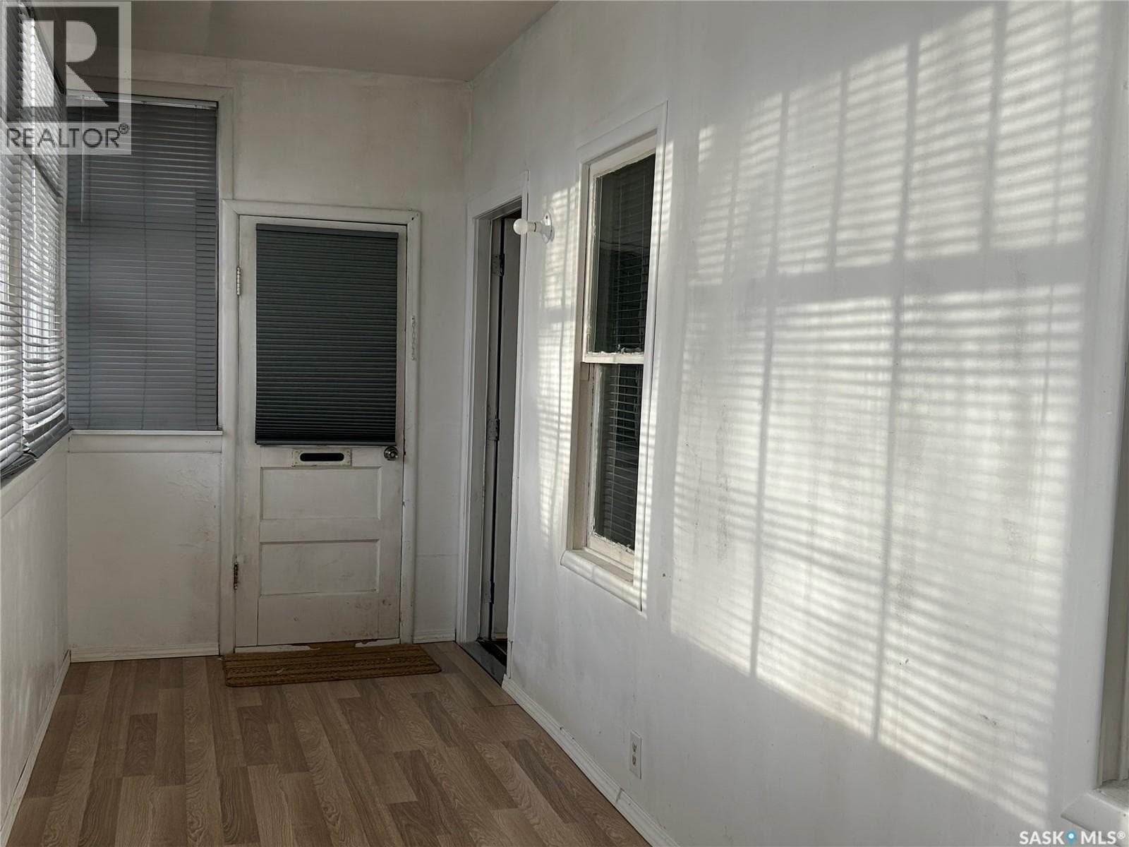1042 Coteau STREET W — photo 3