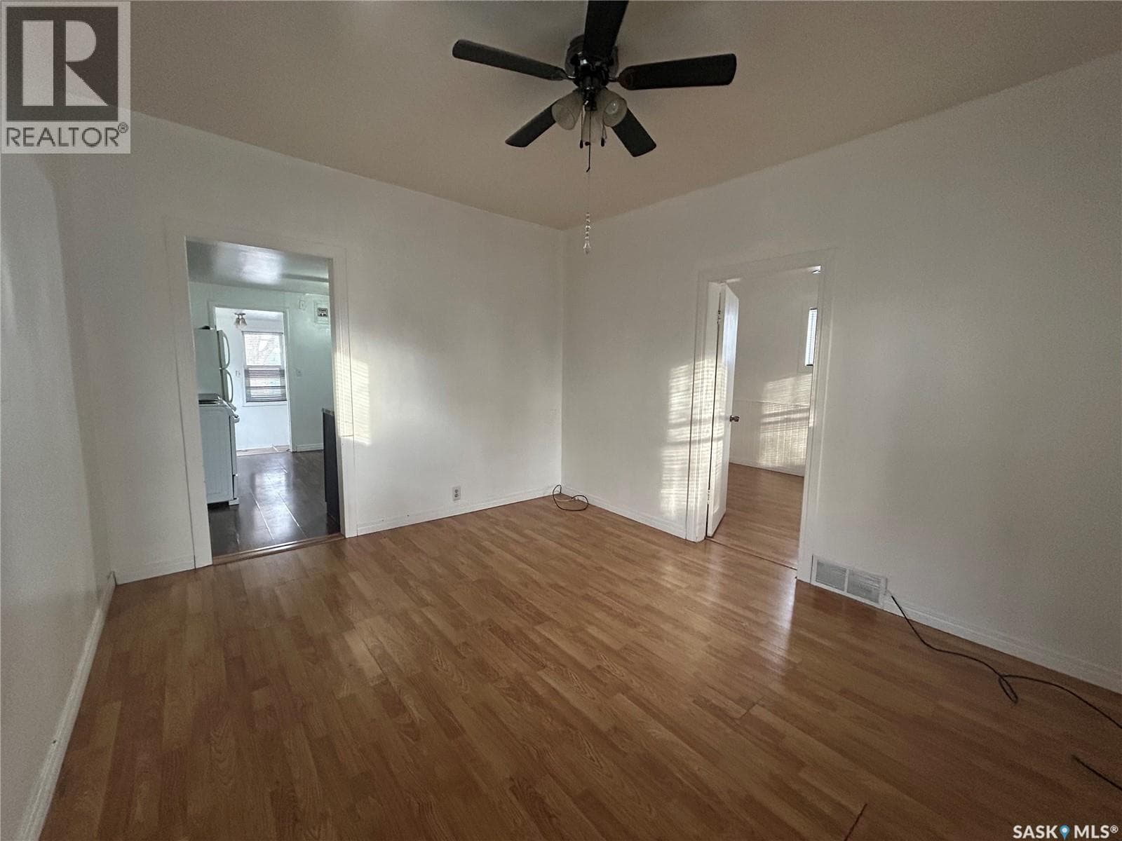 1042 Coteau STREET W — photo 5