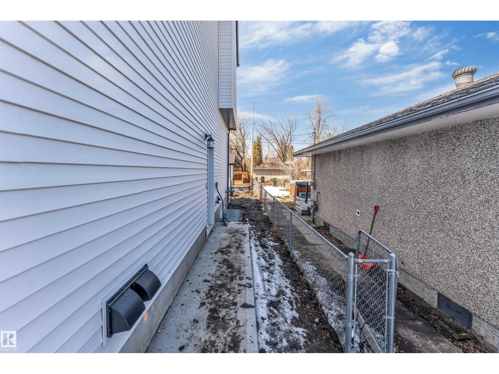 10964 157 ST NW photo 4