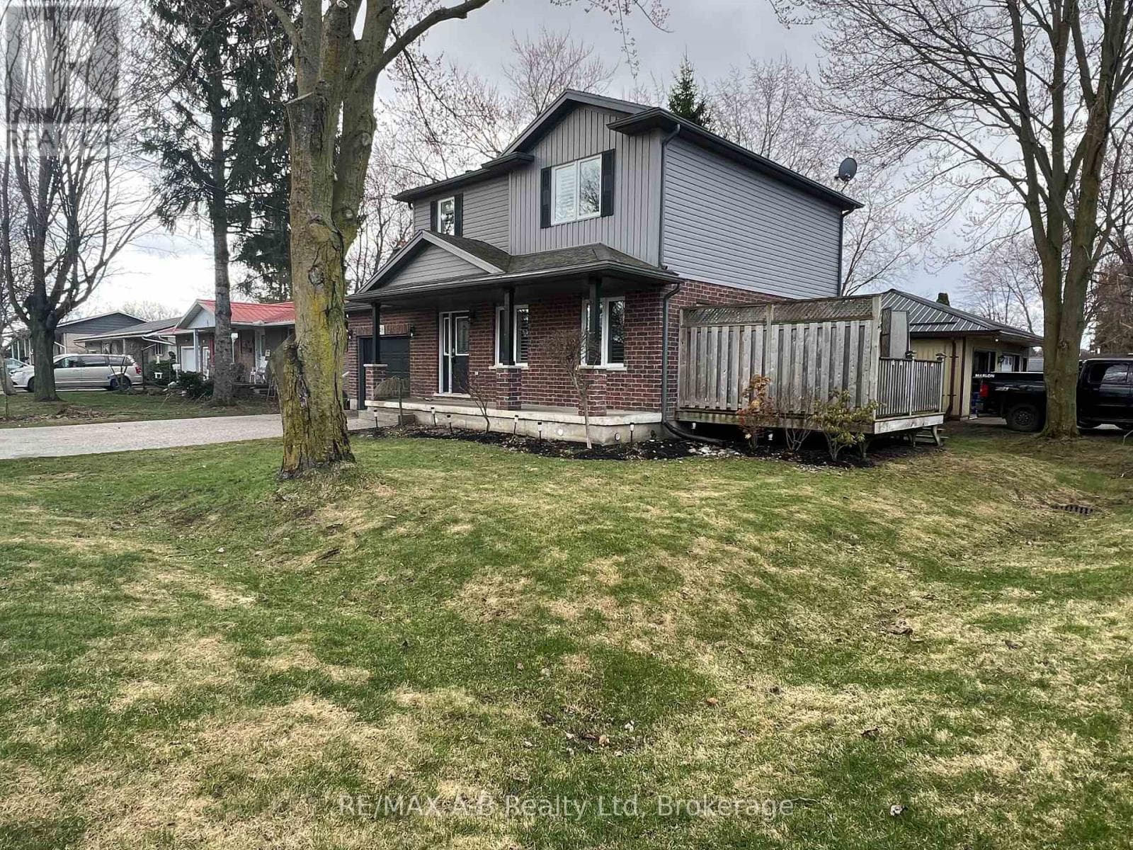 48 WELLINGTON STREET photo 5