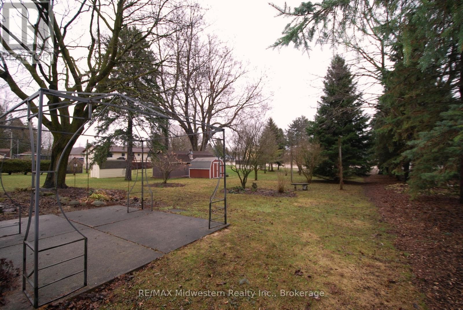 69 LOUISE STREET photo 4