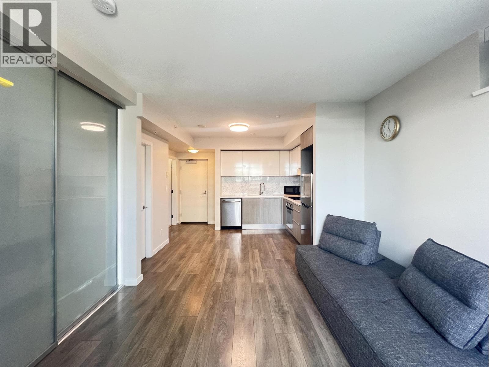 401 6461 TELFORD AVENUE photo 2