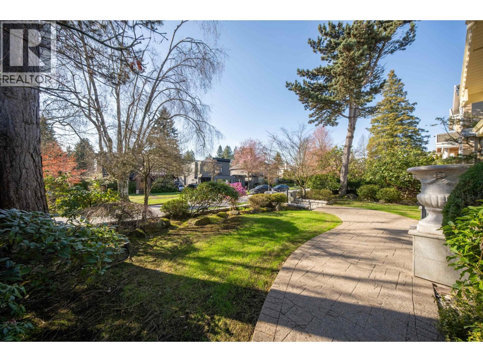 5850 CARTIER STREET photo 5