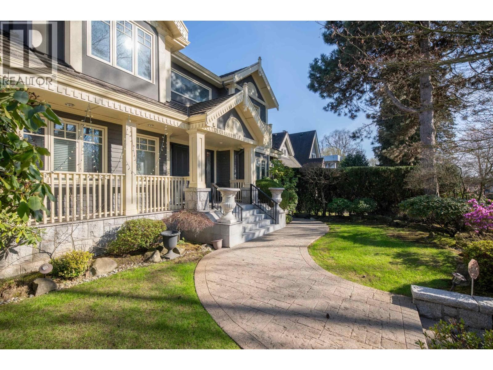 5850 CARTIER STREET photo 4