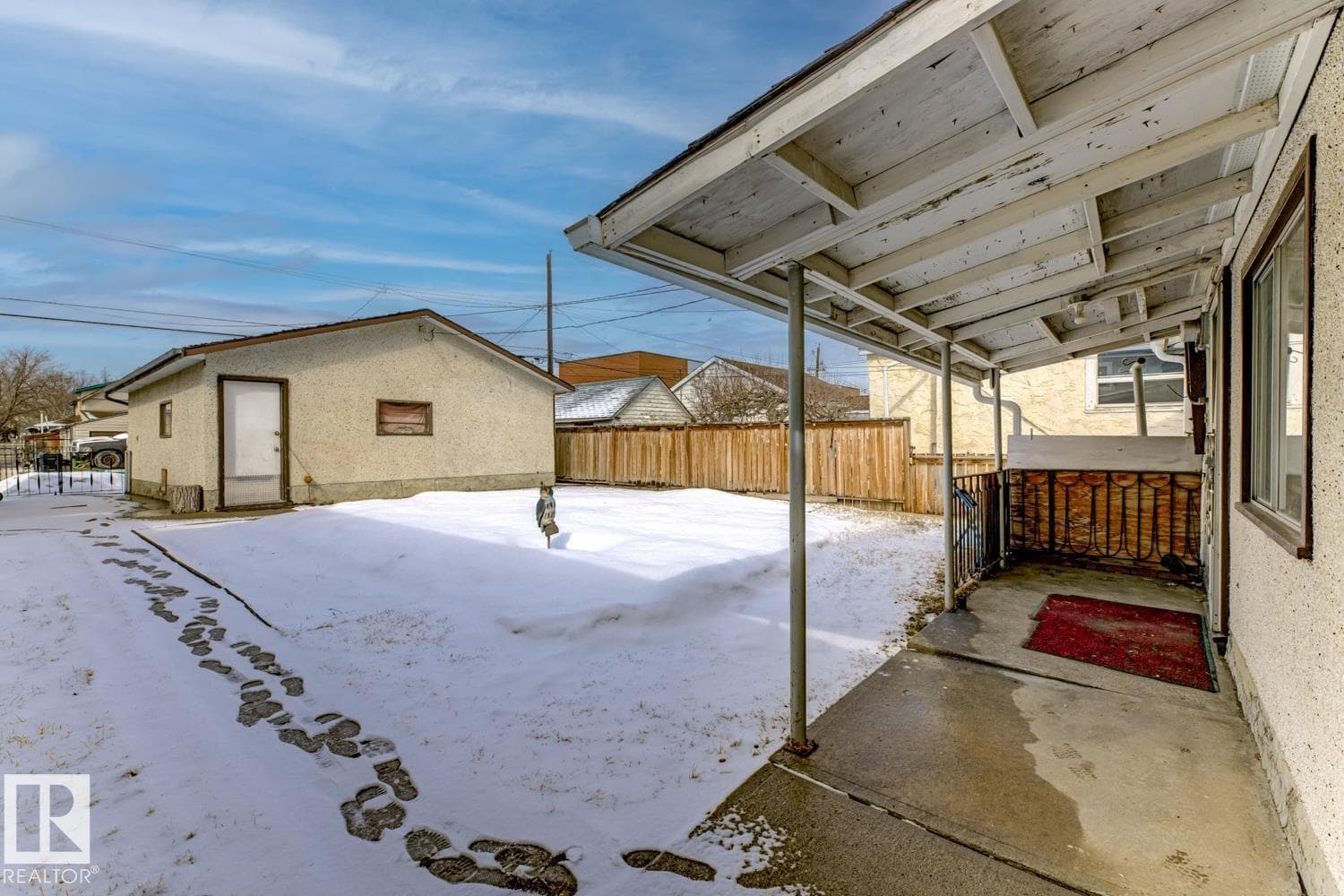 12134 96 ST NW NW photo 4