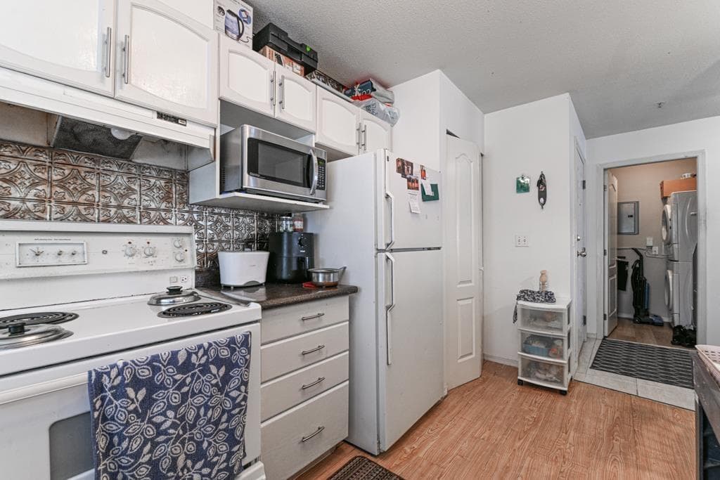 208 2960 TRETHEWEY STREET photo 4