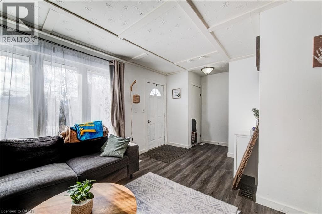 393 ODLUM Drive photo 4