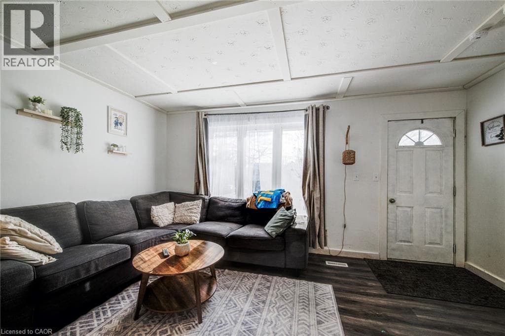 393 ODLUM Drive photo 3