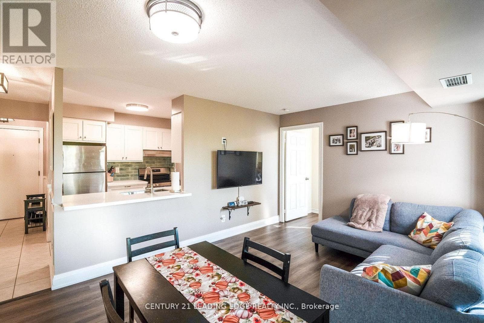 2 bed 1 bath single family at 219 - 700 HUMBERWOOD BOULEVARD — $499,000