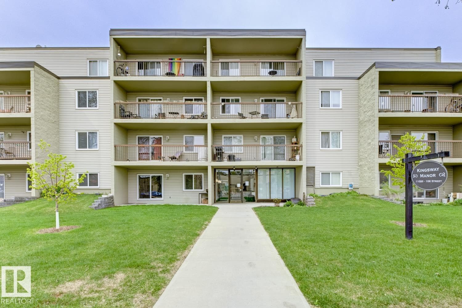 1 bed 1 bath single family at #404 11026 106 ST NW — $117,500
