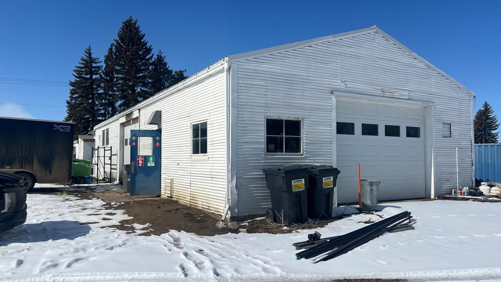 4612  44 St photo 4