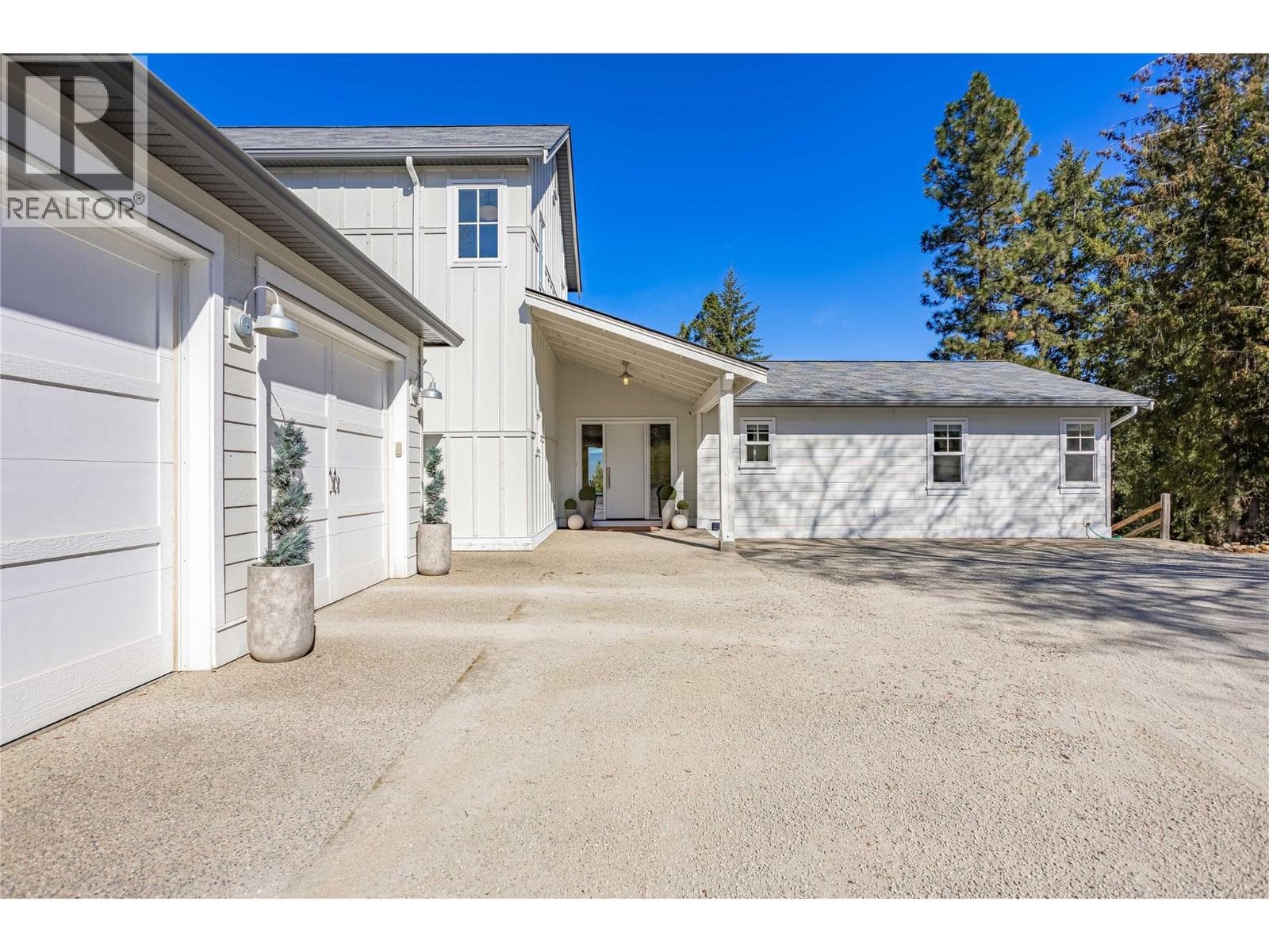 2376 Saucier Road photo 2