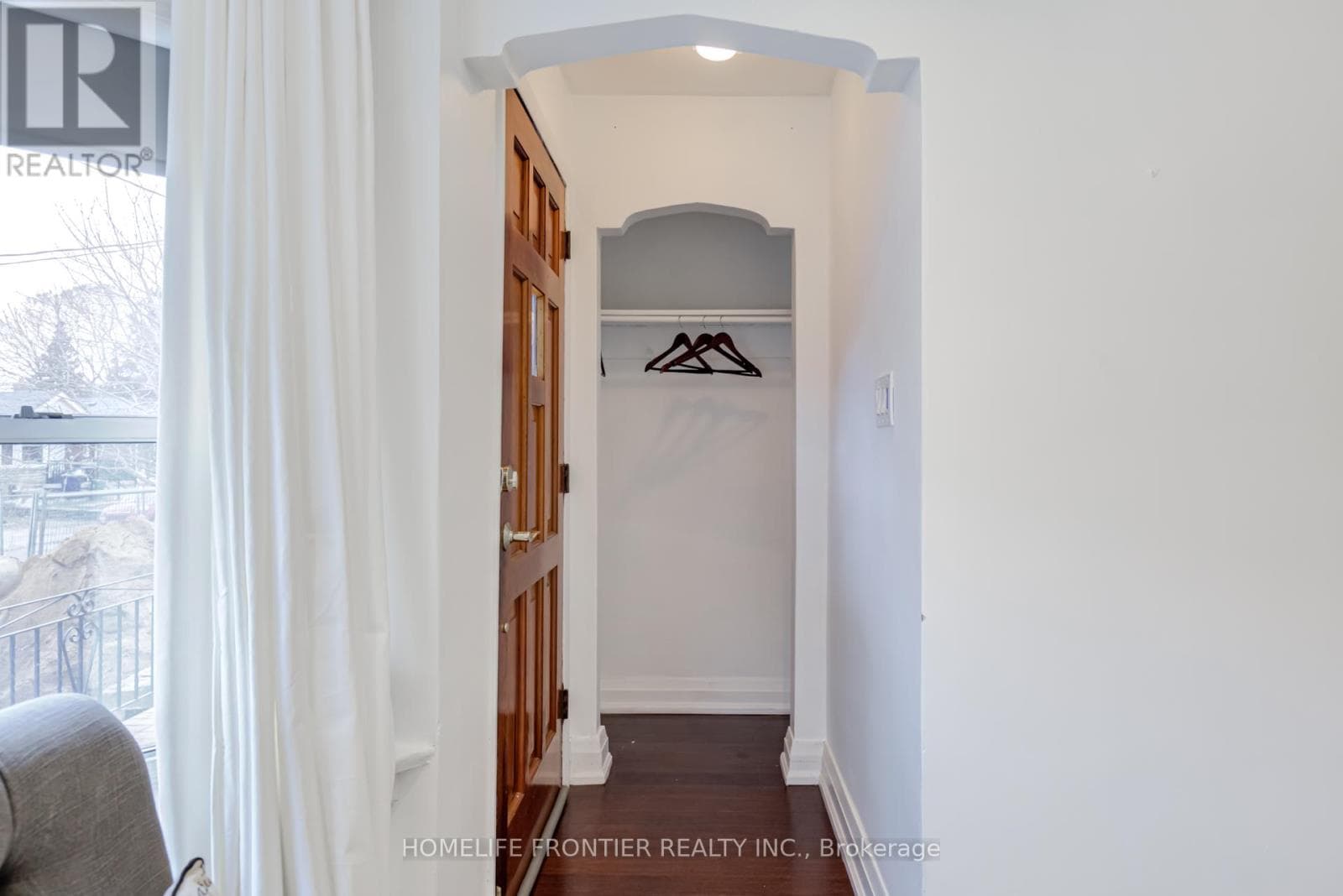 1105 GREENWOOD AVENUE photo 4