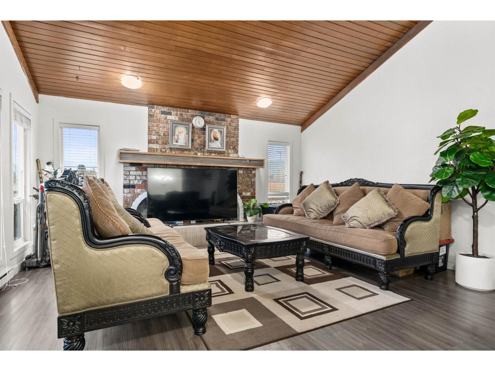 11186 FARMS ROAD photo 5