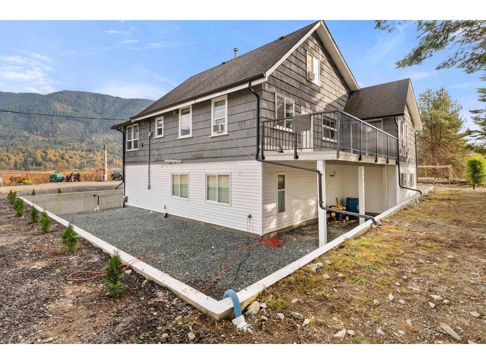 11186 FARMS ROAD photo 2