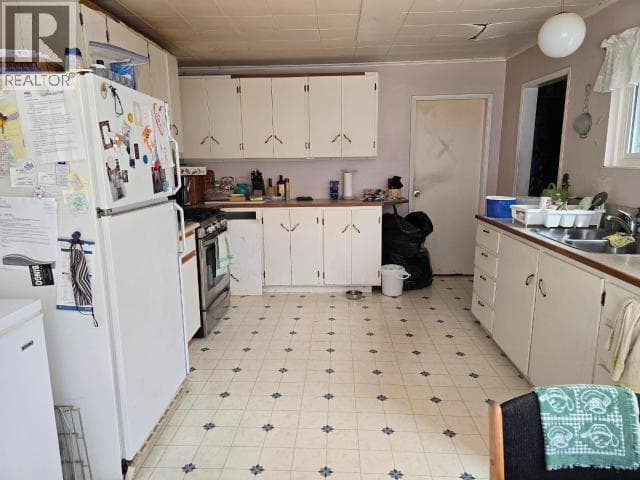 5287 MCGUFFIE AVE photo 4