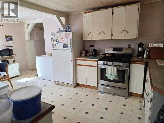 5287 MCGUFFIE AVE photo 2
