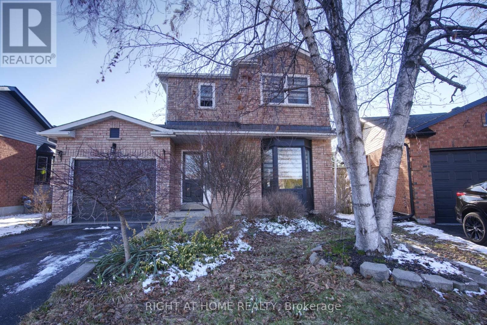 81 BEECHNUT CRESCENT photo 2