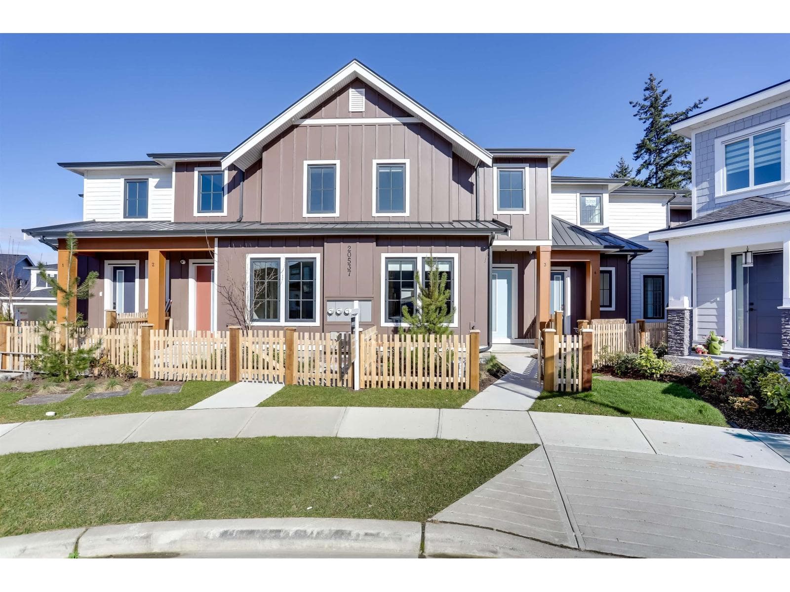 4 bed 4 bath single family at 1 20537 75A AVENUE — $1,179,000
