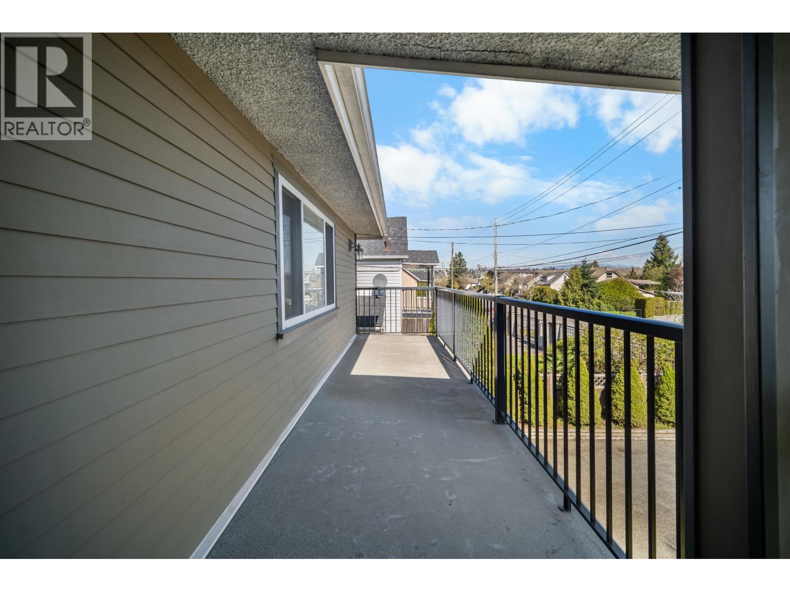 228 PEMBINA STREET photo 2