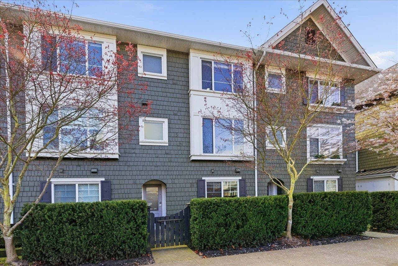 4 bed 4 bath single family at 14 288 171 STREET — $928,888