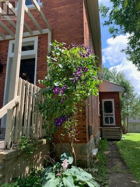 145 3RD AVENUE SE photo 5