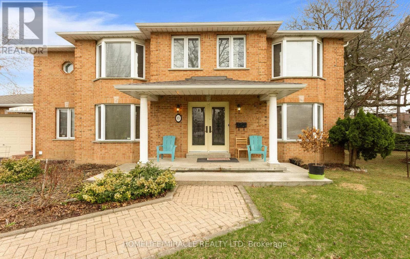 85 HARLOW CRESCENT photo 4