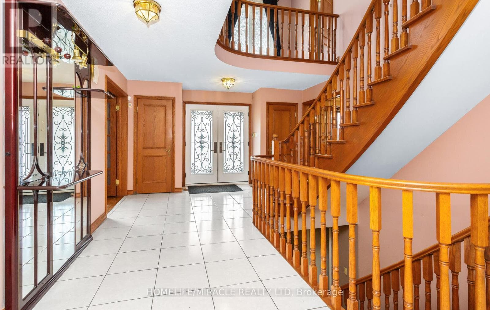 85 HARLOW CRESCENT photo 5