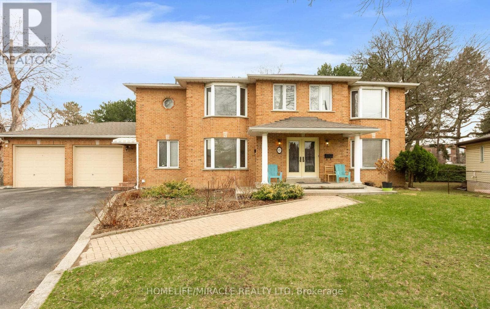 85 HARLOW CRESCENT photo 3