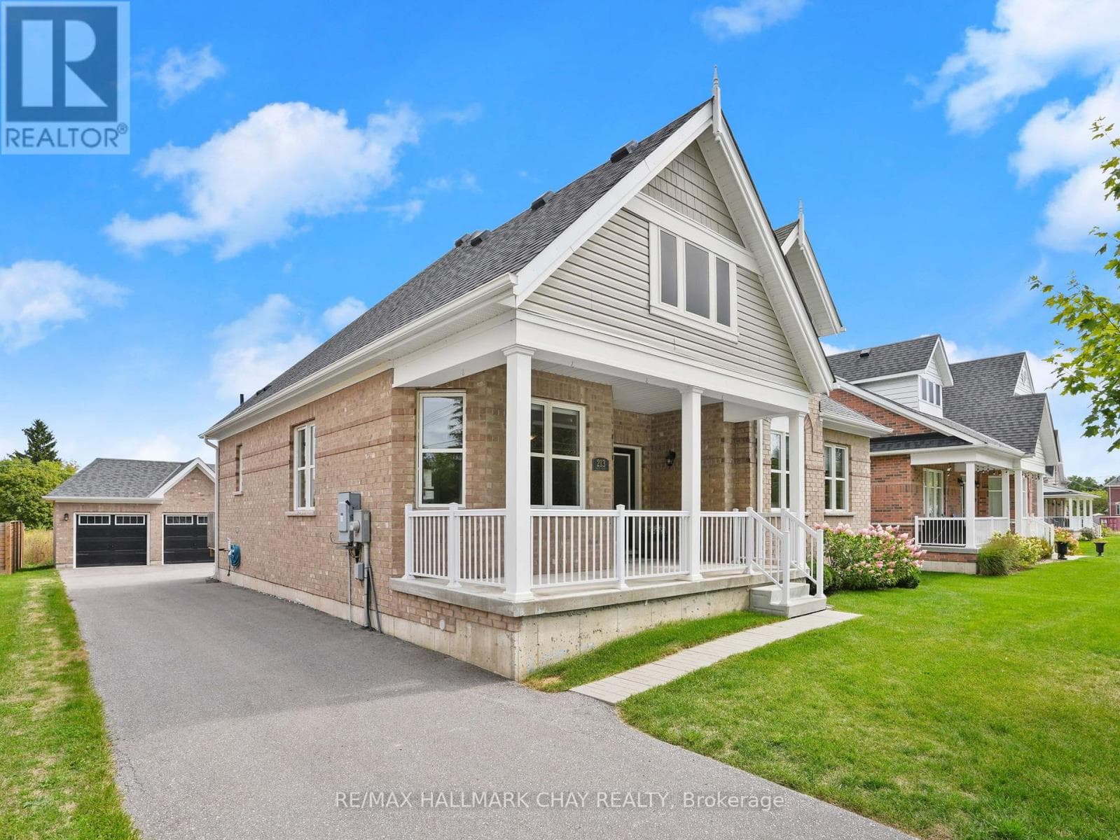 213 MARY STREET photo 2