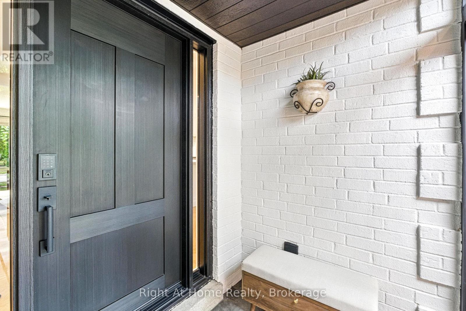 230 POOLE DRIVE photo 5