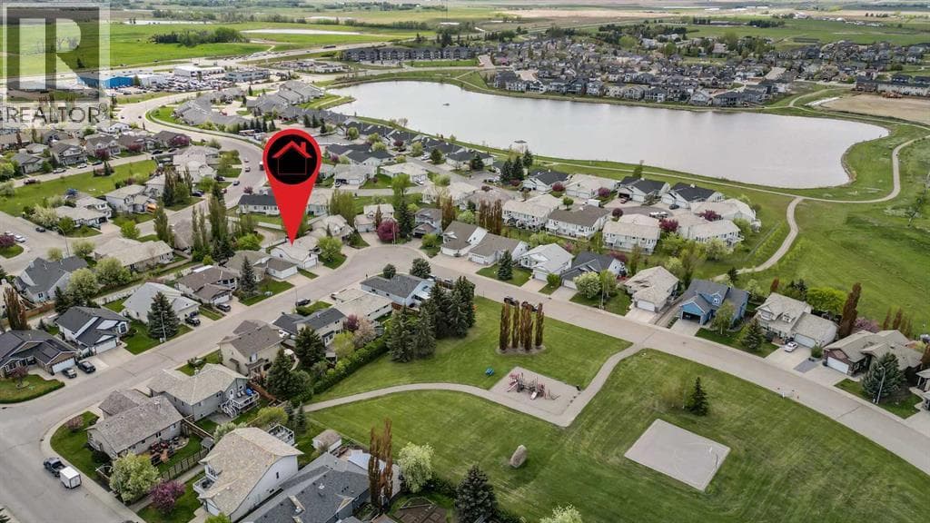 11 Strathmore Lakes Crescent photo 3