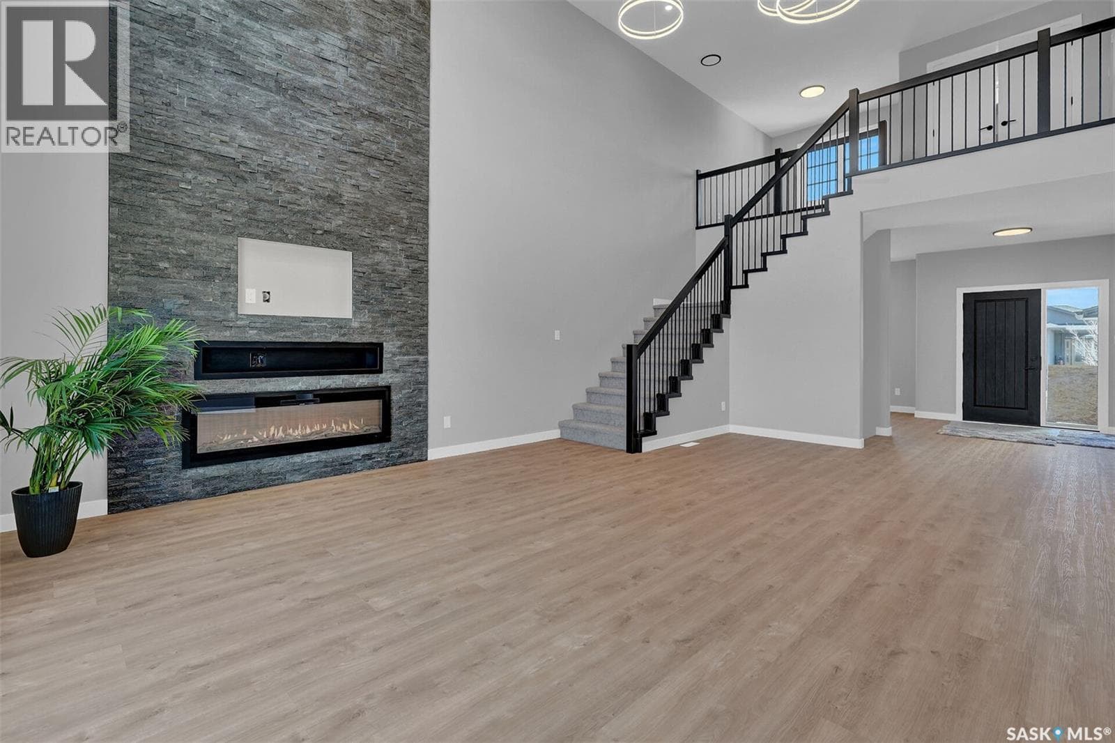 4327 Wild Rose DRIVE photo 4