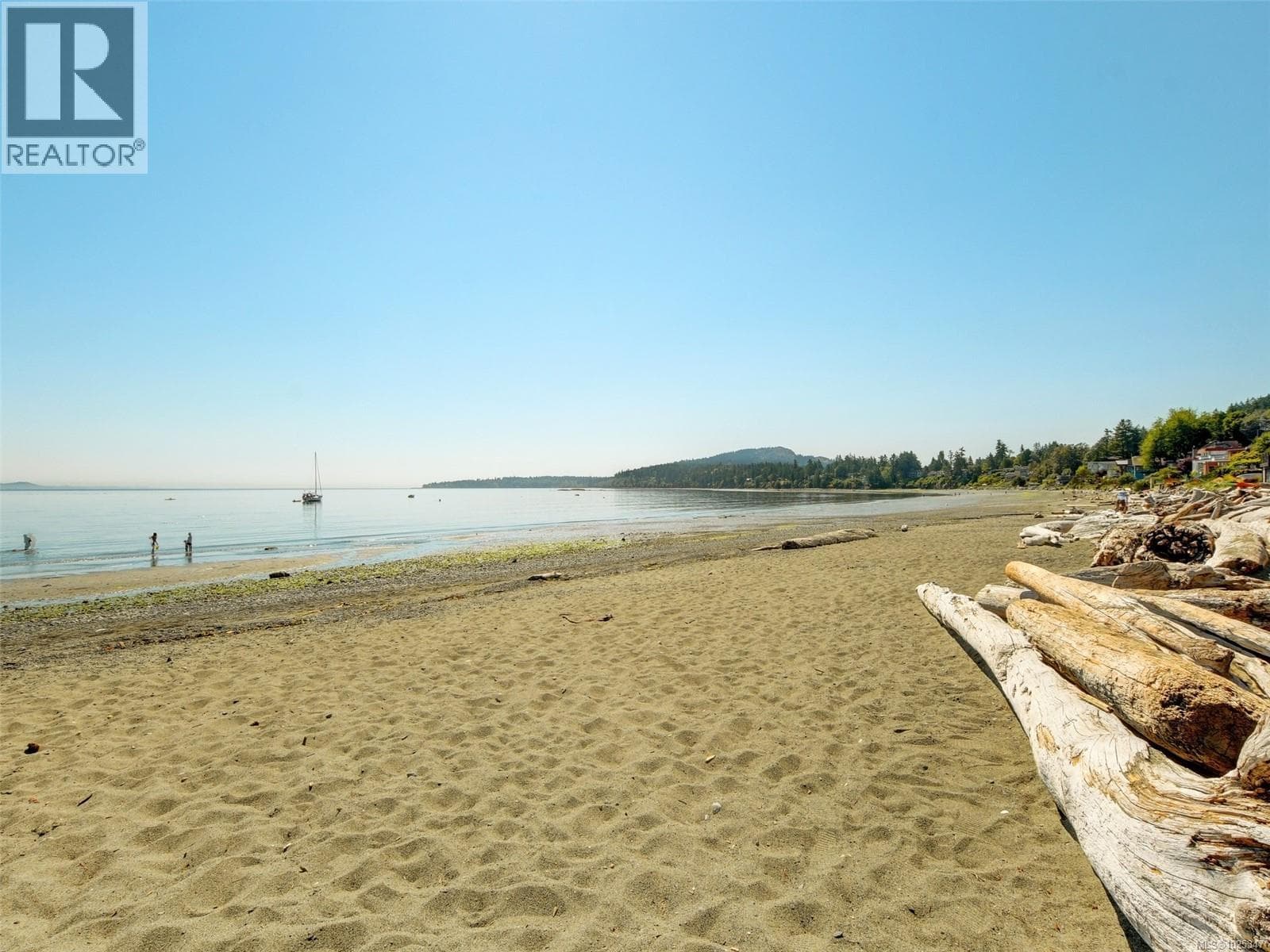 505 5110 Cordova Bay Rd photo 2