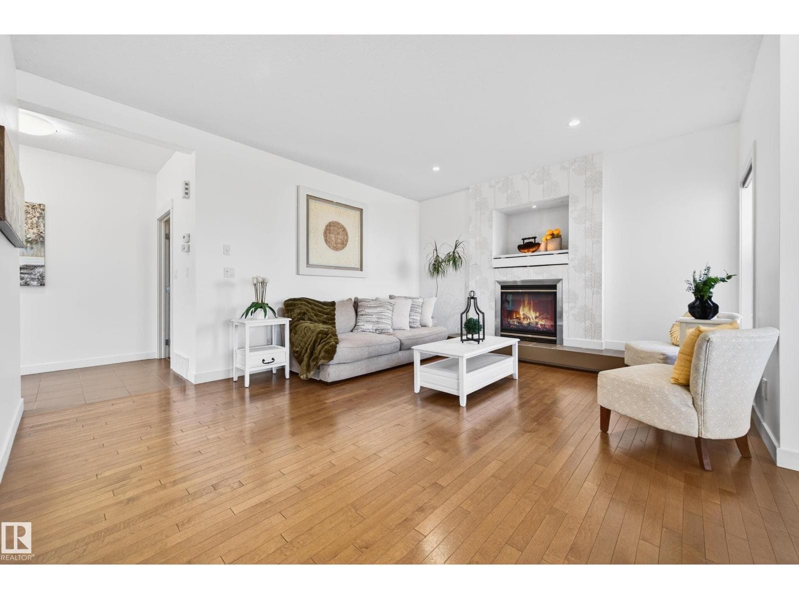 1004 SECORD PROMENADE NW photo 3