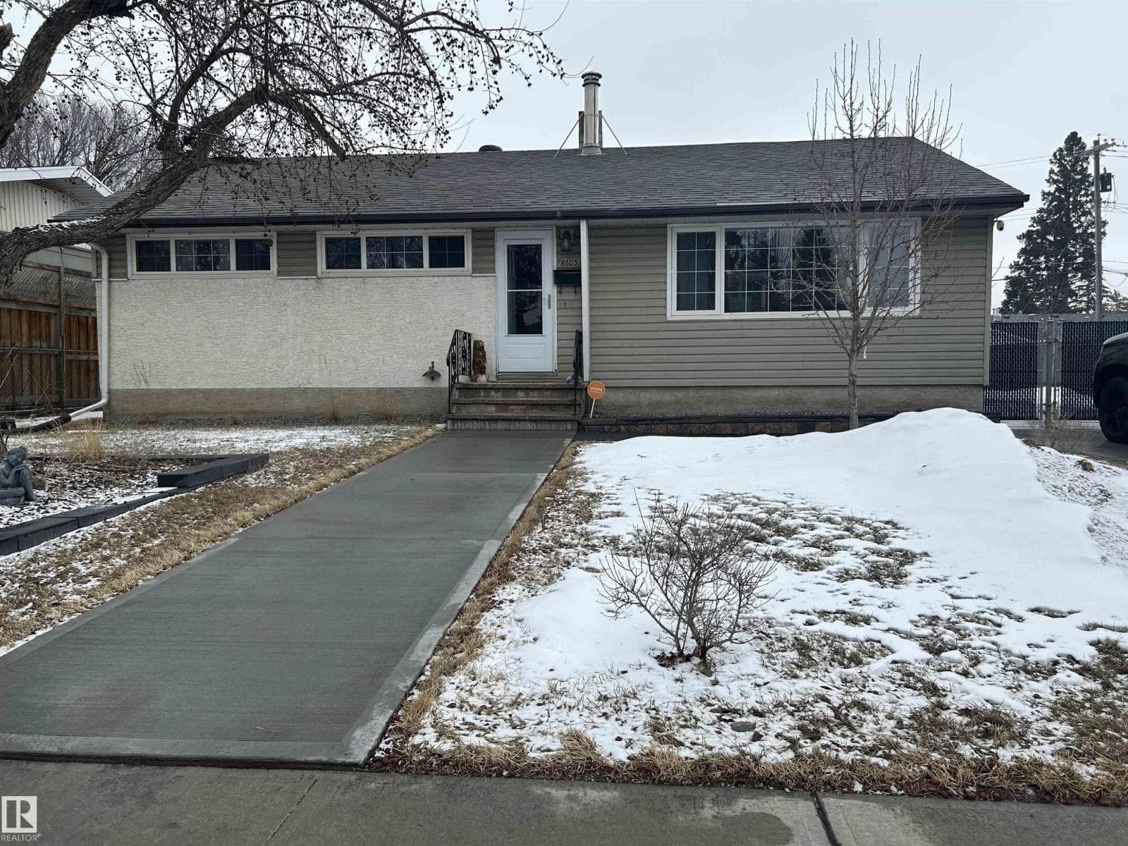 8603 149 ST NW photo 3